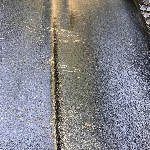 Black Sequin clutch bag w/attached chain for that special date-night. Nice size - Picture 7 of 10